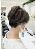 大人ショート 白髪ぼかしハイライト コントラストハイライト
