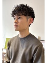 ヘアーアイストゥーレ(HAIR ICI TRE) スペインカールスパイラルパーマツイストパーマフェード短髪