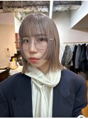 グレージュ×ハッシュカット（ストレート）