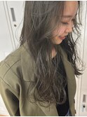 オリーブベージュ
