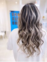 シェルティ フィエル(Shelltie Fiel)&nbsp;グラデーション＋外国人風ハイライト★☆★