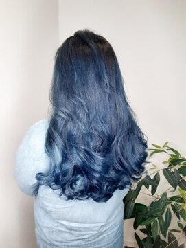 ヘアーアンドメイク アフロディーテ(APHRODITE) コバルトブルー♪