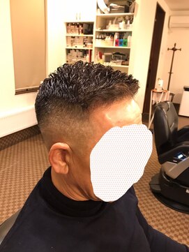 理容 うめむら 緩パン／スキンフェード