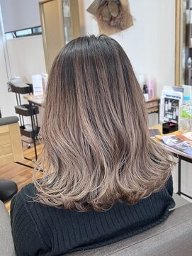 ファヴォリヘアー(favori hair) バレイヤージュ/ミディアムstyle