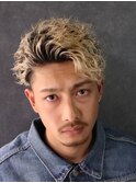 七三ツーブロックアップバング波巻きツイストスパイラルパーマ