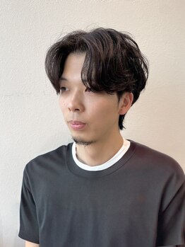 サラ ビューティー サイト 古賀店(SARA Beauty Sight)の写真/メンズ人気急上昇！ビジネスOKの大人のセンターパート×ナチュラルウェーブで抜け感を♪[古賀/福津]