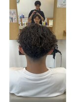 マキシム ナカイ(MAXIM NAKAI)&nbsp;センターパートスタイルメンズパーマスパイラルパーマ