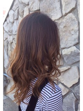 フルール(fleur) 無造作な手ぐしかきあげも似合う♪フェミニングラデーションヘア