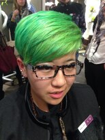 フェリシータ 総持寺店(felicita)&nbsp;おしゃれでポップなアシンメトリーグリーンモンスターヘッド