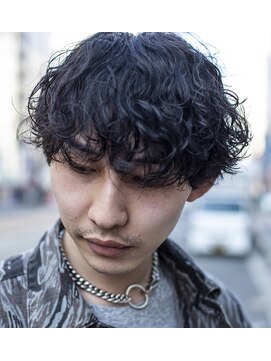 キーノ(kino) 黒髪マッシュパーマ