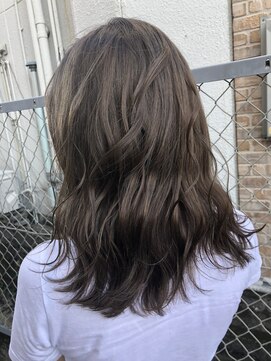 テテ(TETE) グレージュ