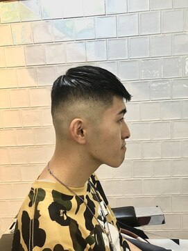 メリケンバーバーショップ フクオカ(MERICAN BARBERSHOP FUK) ネオウルフソフトツイストオリーブカラーバーバーカット４