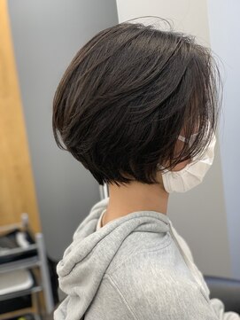 カーサ バイ ハミュウ たまプラーザ(CASA by Humium) 大人可愛い丸みレイヤーカットボブべージュアッシュ