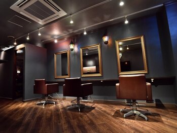 サロン ド クロエ(Salon de CHROE)の写真/《３席のみのプライベート空間》周りの目を気にせず、初めての方もゆったりとお過ごしいただけます◎