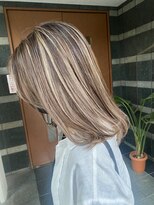 アパートメント オブ ソロン 市川(The Apartment of Solon)&nbsp;ハイライト/白髪ぼかし/ショートボブ/レイヤーカット