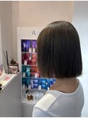 ツヤ感オリーブベージュ