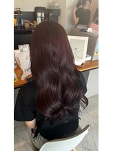 アミ(Ami) ツヤ感ボルドーカラー  王道ロング