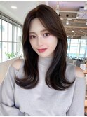 暗髪でも出せるこなれ感フェイスレイヤー×ナチュラルセミロング