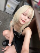 リアイス(Re:ICE) ホワイトブロンド中性ウルフハッシュカット