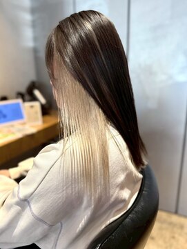 ナチュラル ヘアーデザイニング(Natural hair designing) インナーカラー/アンブレラカラー/ホワイトブロンド/うる艶髪