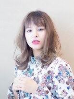 大人のハイトーン×外ハネミディアム