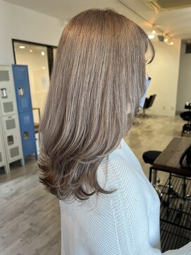 ディコ(Dico) Hona hair ☆ レイヤーカット×ホワイトベージュ