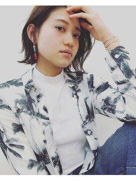 ラグーンリトリート(LAGOON Retreat) 切りっぱなしレイヤーボブ　　　　　　　　【stylist加藤香織】