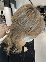 ステア ケース(stair case)&nbsp;たっぷりハイライトで白髪ぼかし ベージュ系 40代50代60代
