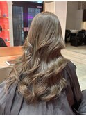 春夏に大人気明るめオリーブベージュ