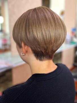 アークスヘアー 20代30代40代抜け感ショートレイヤーミルクティベージュ