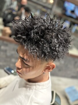 スリーセント 栄(3/cent) ツイストパーマ