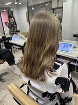 アジールヘア 所沢プロペ通り店(agir hair)&nbsp;ブロンドミルクティーベージュレイヤーカットくびれヘア夏所沢