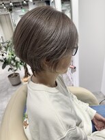 レヴリー(reverie)&nbsp;白髪ぼかしショートボブハイライトカラー40代50代