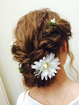 ウェーヴ アズシュガー 浜松佐藤店(wave as sugar) 〈wave佐藤店〉フラワーヘアアレンジ編み込みハーフアップお団子