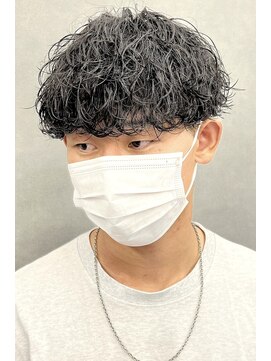 ササ シンサイバシ(33 SHINSAIBASHI) メンズ波巻きスパイラルパーマ無造作マッシュ