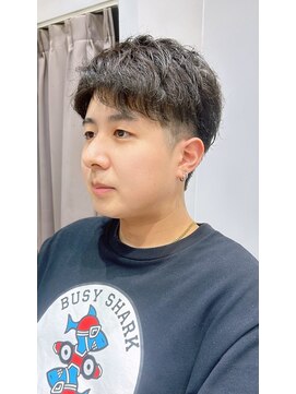 カルナ バイ エルモ(calna by ELMO) スーツ短髪ツーブロック束感モテる黒髪シークレットパーマ流行