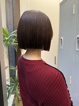 ミィ 表参道(mee.) 黒髪/ボブウルフ/ネビージュ/小顔/ワンレン/髪質改善/前髪