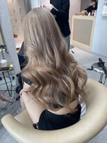 リリー(Lilley) くすみベージュ×姫カットレイヤー×韓国風巻き【ayana】