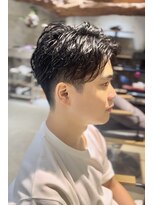 ニーイチイチ(211)&nbsp;メンズサーフカール/刈り上げセンターパート