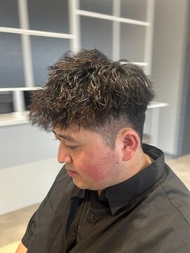 ヴェリタス(VERITAS) 無造作パーマ波巻きパーマスパイラルパーマフェザーパーマ