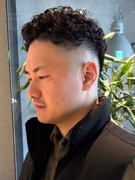 メンズサロン ブロック(Men's Salon bloc) ベリーショート 波巻きスパイラル 刈り上げ アップバング