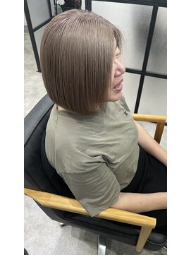 ピックアップ(pick up) 60代 白髪ぼかし ボブ