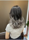 ホワイトグレーのグラデーション