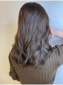 オトナ女子ツヤ髪アッシュカラーふんわりミディシースルーバング