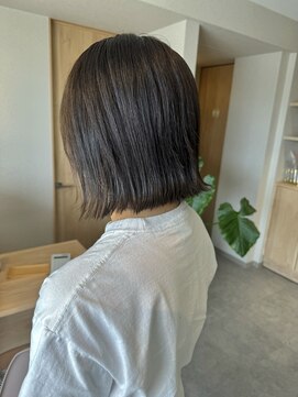 カナリーバイマカロア(CANARY by Makaloa) 切りっぱなしボブ