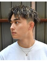 フリーク バーバーショップ 都島店(FREAK BARBER SHOP) 金メッシュ無造作アップバングツイストスパイラルパーマ