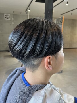 シス(sisu) ナチュラルストレートセンターパート