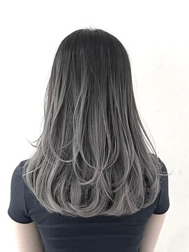 シエラ 心斎橋(CIERA.) ウェーブミディアムショートボブ 前髪なしブリーチなしカラー