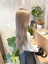 オムネス(omnes)&nbsp;『milk tea beige』担当 飯村 奎太