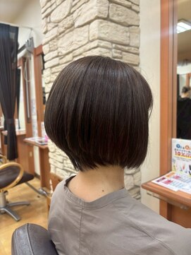 ヒラトヤ 肴町店 20代30代40代大人きれいな美シルエット前下がり奥行きショート